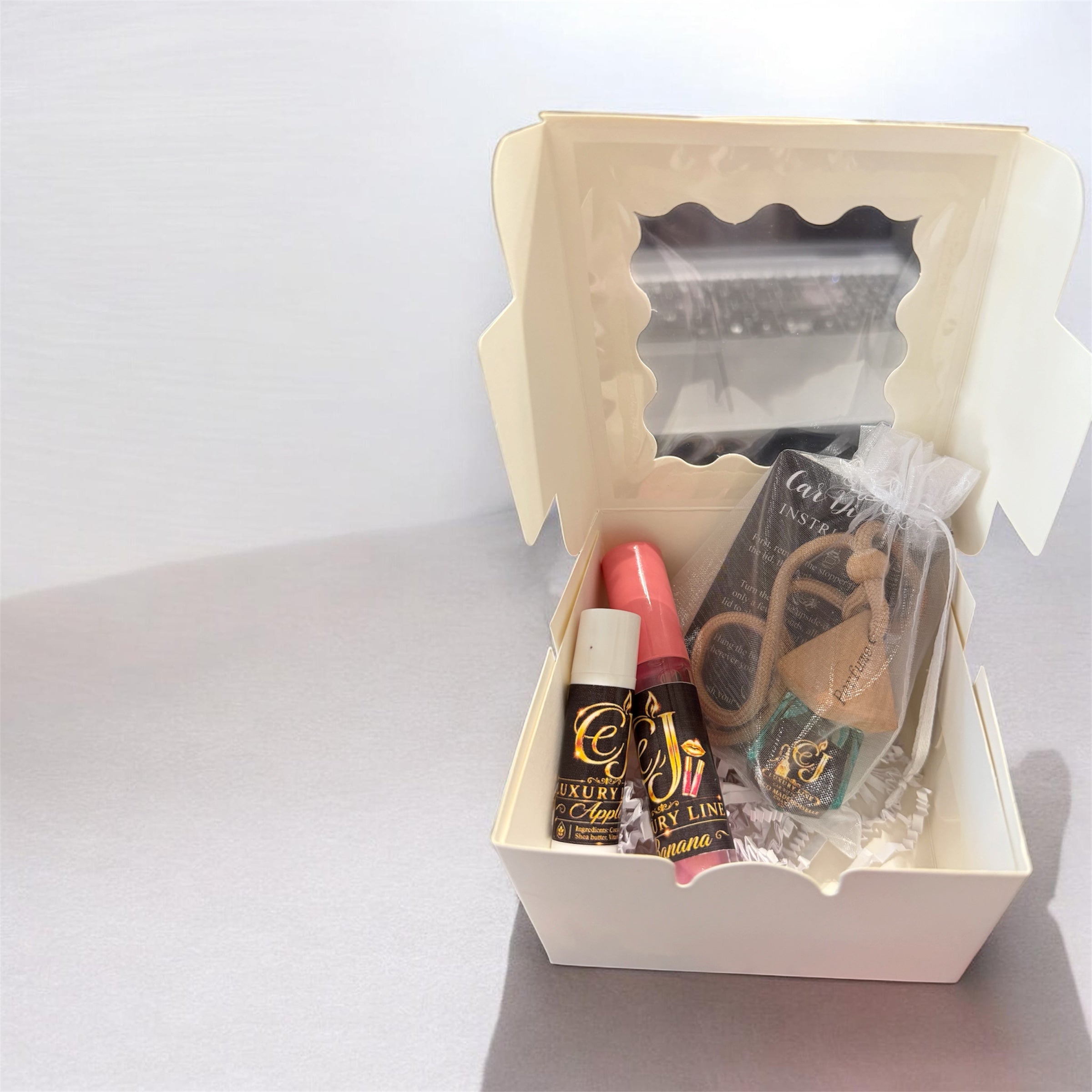 Set Car diffuser, Bálsamo Labial y Lip Gloss.